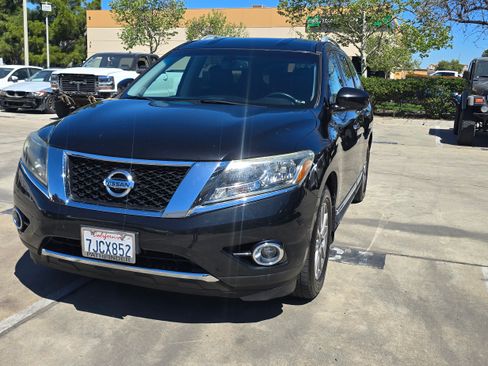 Used 2015 Nissan Pathfinder SL image 6