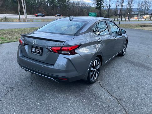 Used 2021 Nissan Versa SR image 4