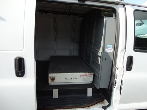 Used 2014 Chevrolet Express 2500 UNAVAIL RWD image 10