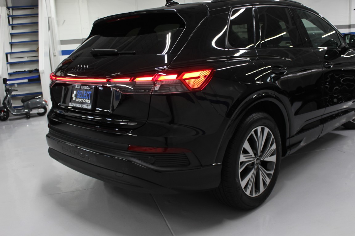 Used 2025 Audi Q4 e-tron Premium RWD image 7