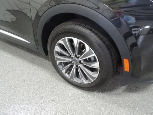 Used 2025 Buick Envision Preferred image 13