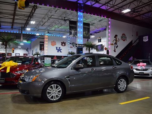 Used 2009 Ford Focus SEL Sedan FWD image 3