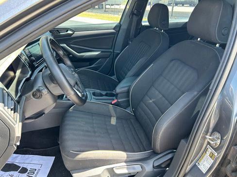 Used 2022 Volkswagen Jetta Sport FWD image 9