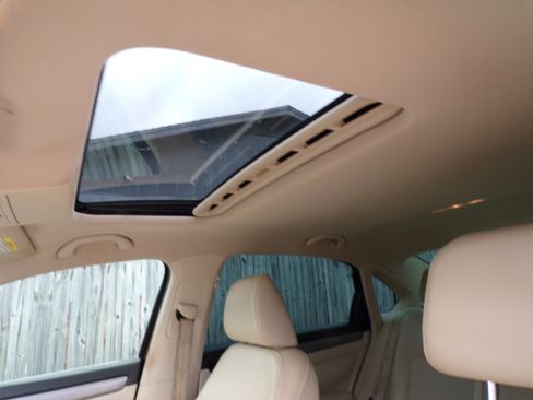 Used 2014 Volkswagen Passat 2.5 SE image 12