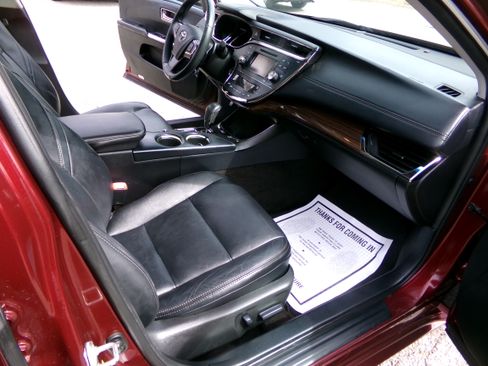 Used 2014 Toyota Avalon XLE image 11