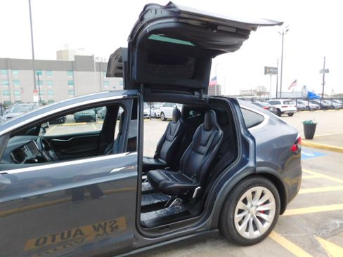 Used 2016 Tesla Model X P90D image 20