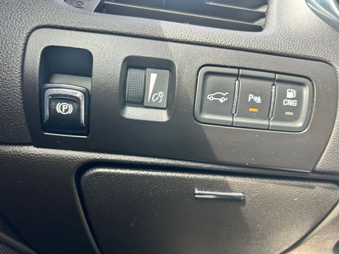 Used 2015 Chevrolet Impala LT image 12