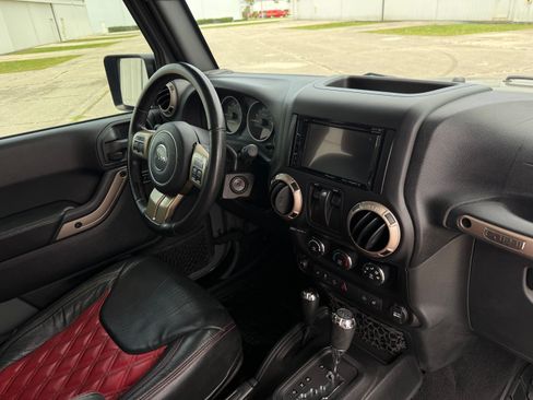 Used 2016 Jeep Wrangler 75th Anniversary AWD/4WD image 71