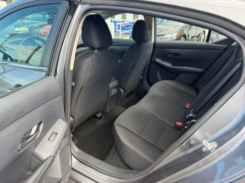 Used 2024 Nissan Sentra S FWD image 11
