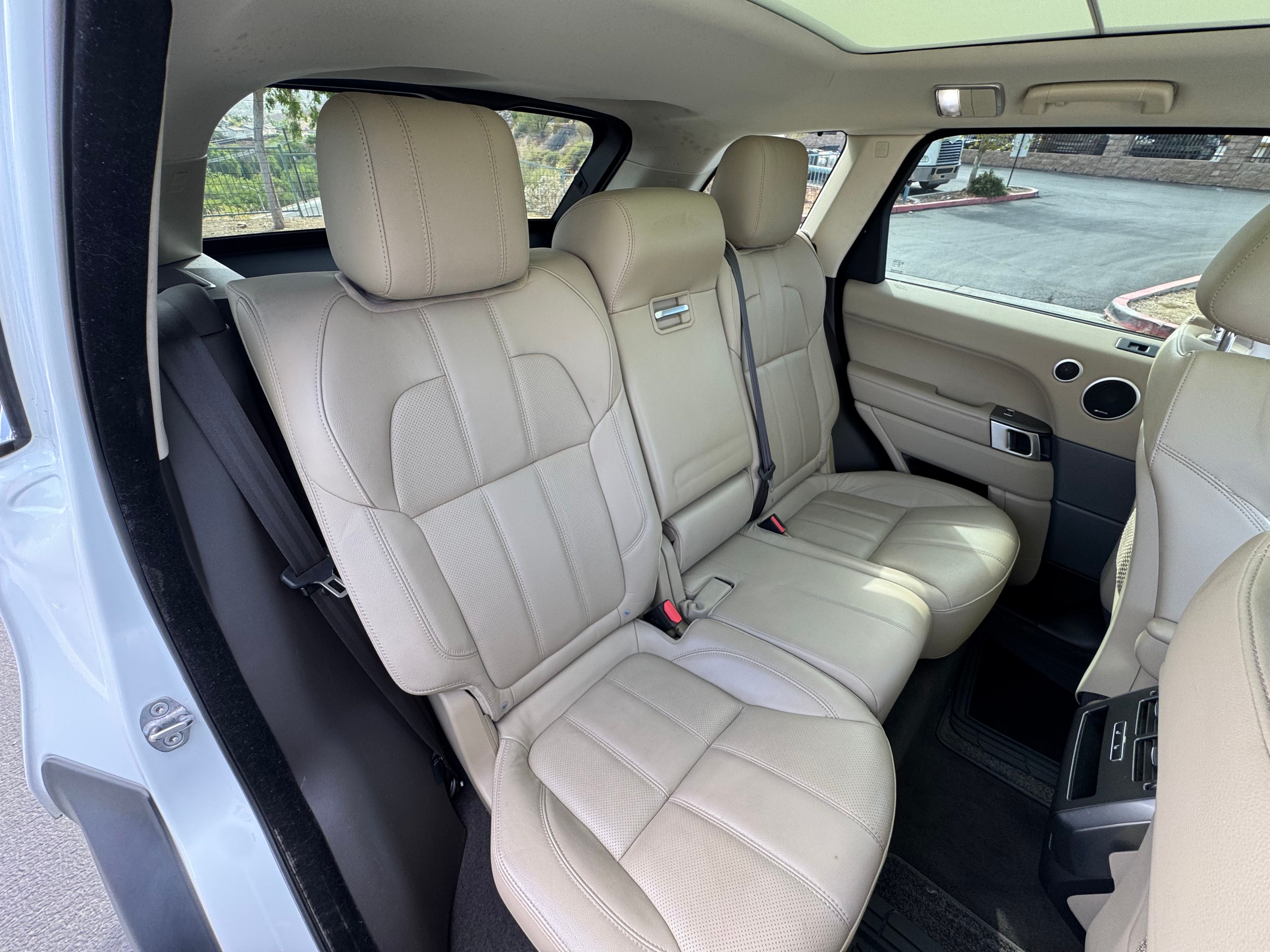 Used 2016 Land Rover Range Rover Sport SE AWD/4WD image 13