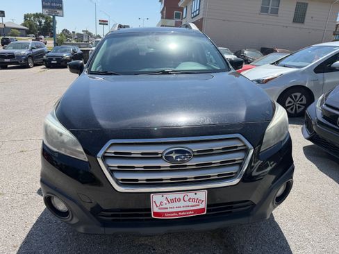 Used 2017 Subaru Outback 2.5i Premium AWD/4WD image 3