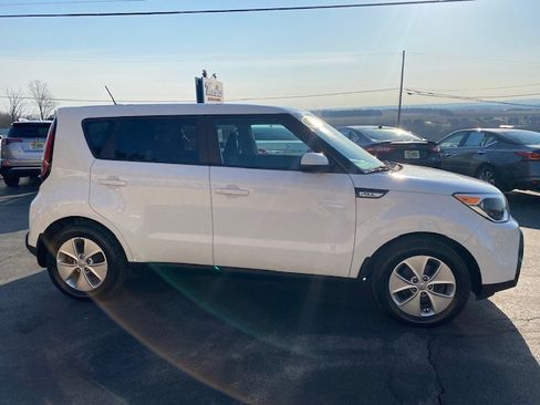 Used 2016 Kia Soul image 3