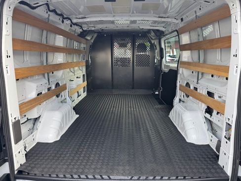 Used 2024 Ford Transit 250 image 3