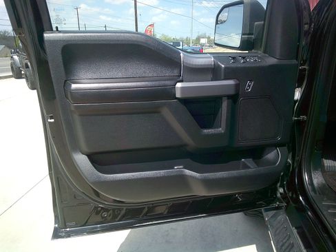 Used 2016 Ford F150 XLT image 13
