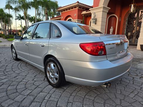 Used 2005 Saturn L-Series L300 image 11