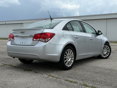 Used 2011 Chevrolet Cruze Eco FWD image 2