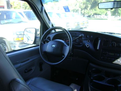 Used 2008 Ford E-150 and Econoline 150 image 9