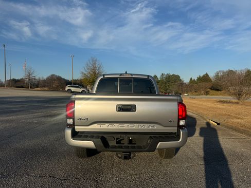 Used 2021 Toyota Tacoma SR5 image 5