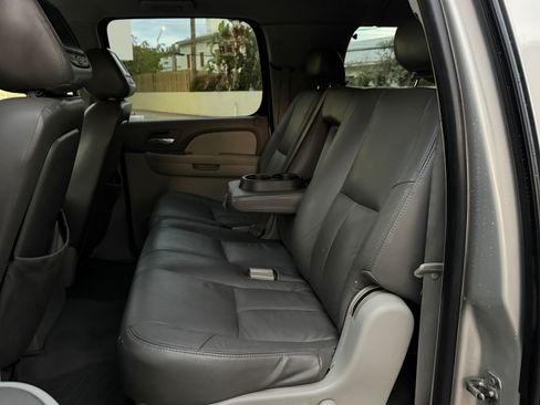 Used 2008 Chevrolet Suburban 4WD image 18