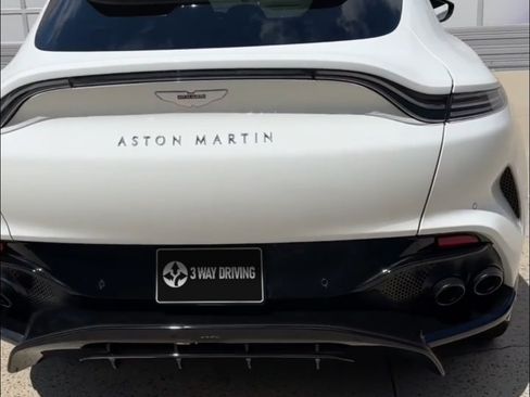 Used 2024 Aston Martin DBX 707 image 11