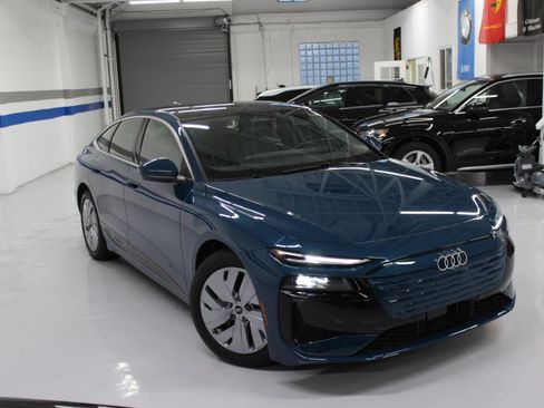 Used 2025 Audi A6 e-tron Premium image 12