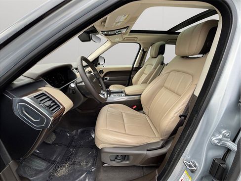 Used 2020 Land Rover Range Rover Sport HSE image 2