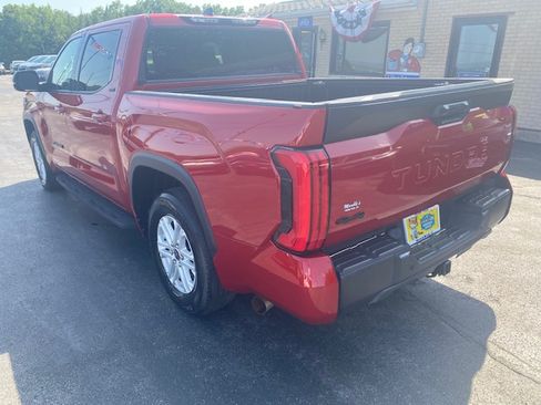 Used 2022 Toyota Tundra 4x4 CrewMax SR5 image 8