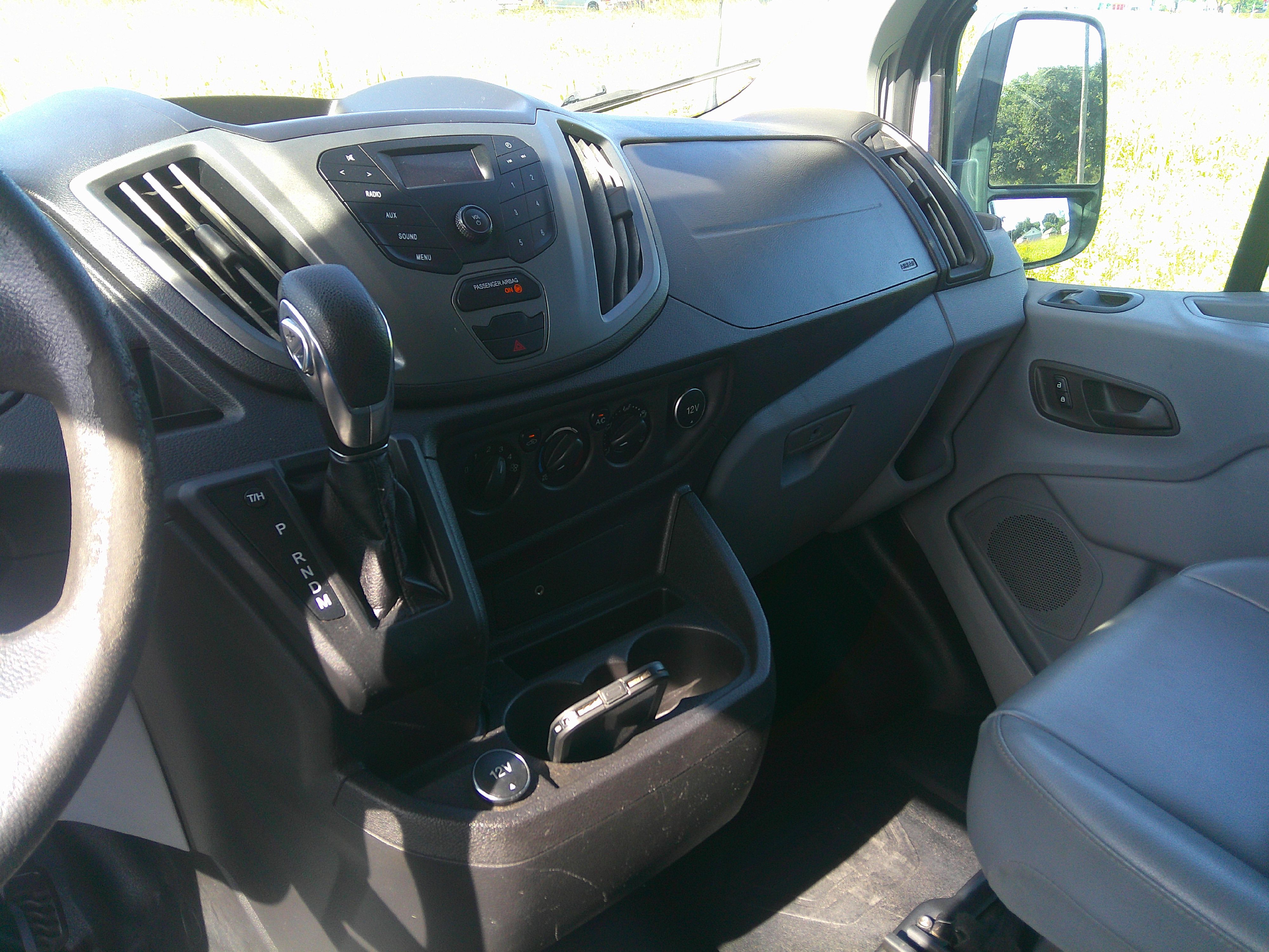 Used 2019 Ford Transit 150 XL RWD image 10