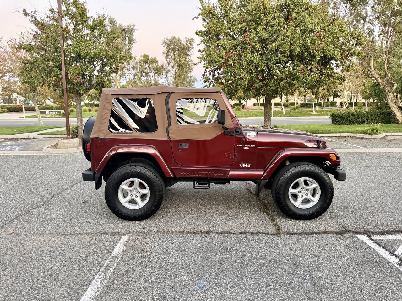 Used 2001 Jeep Wrangler 4WD Sahara image 10
