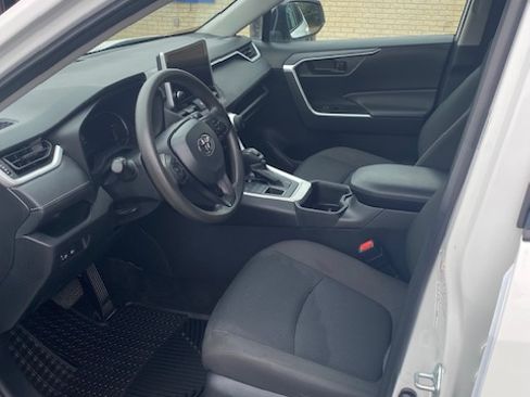 Used 2024 Toyota RAV4 LE image 17