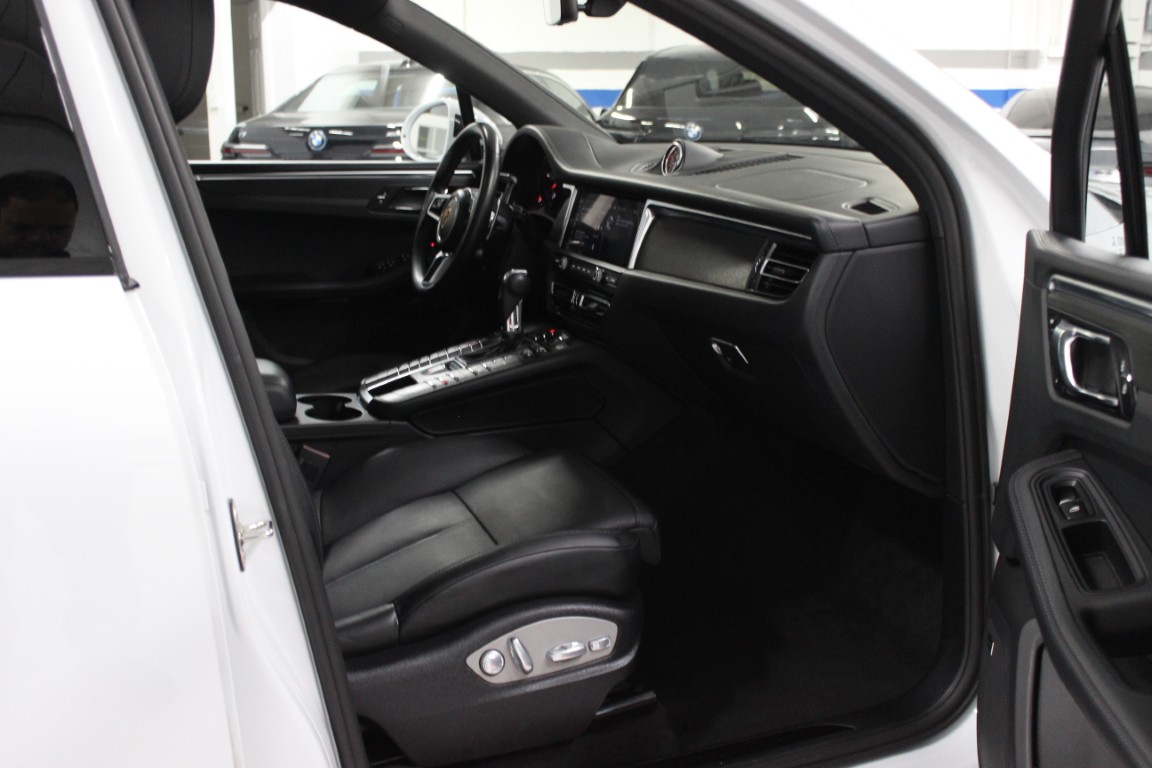 Used 2021 Porsche Macan GTS AWD/4WD image 40