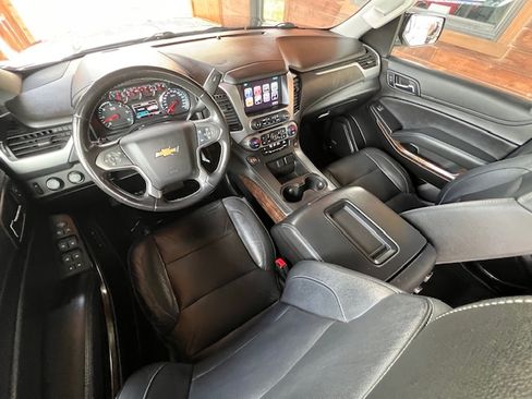 Used 2020 Chevrolet Suburban LT image 16