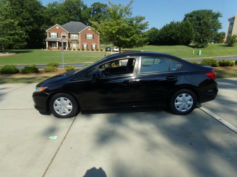 Used 2012 Honda Civic LX image 2