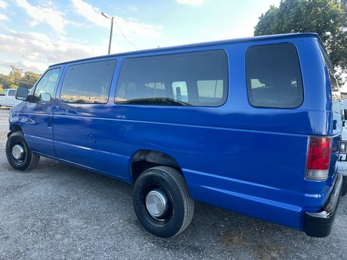 Used 2004 Ford E-350 and Econoline 350 XLT image 4