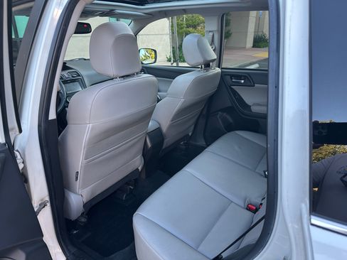 Used 2014 Subaru Forester 2.5i Limited AWD/4WD image 13