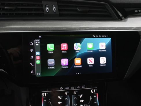 Used 2024 Audi Q8 e-tron Premium image 19