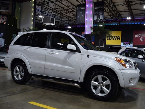 Used 2004 Toyota RAV4 image 13
