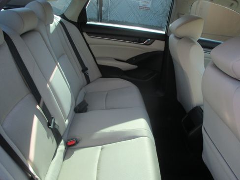 Used 2018 Honda Accord LX Special Edition image 11