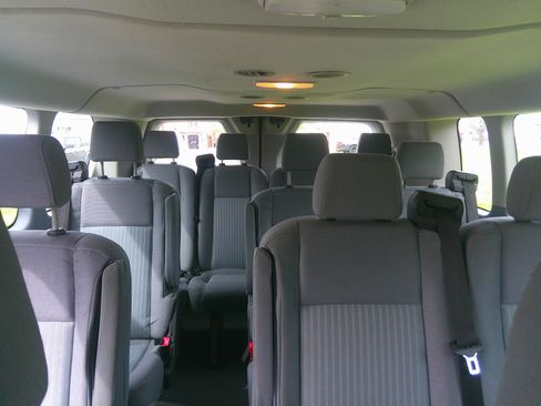 Used 2018 Ford Transit 350 XLT image 10