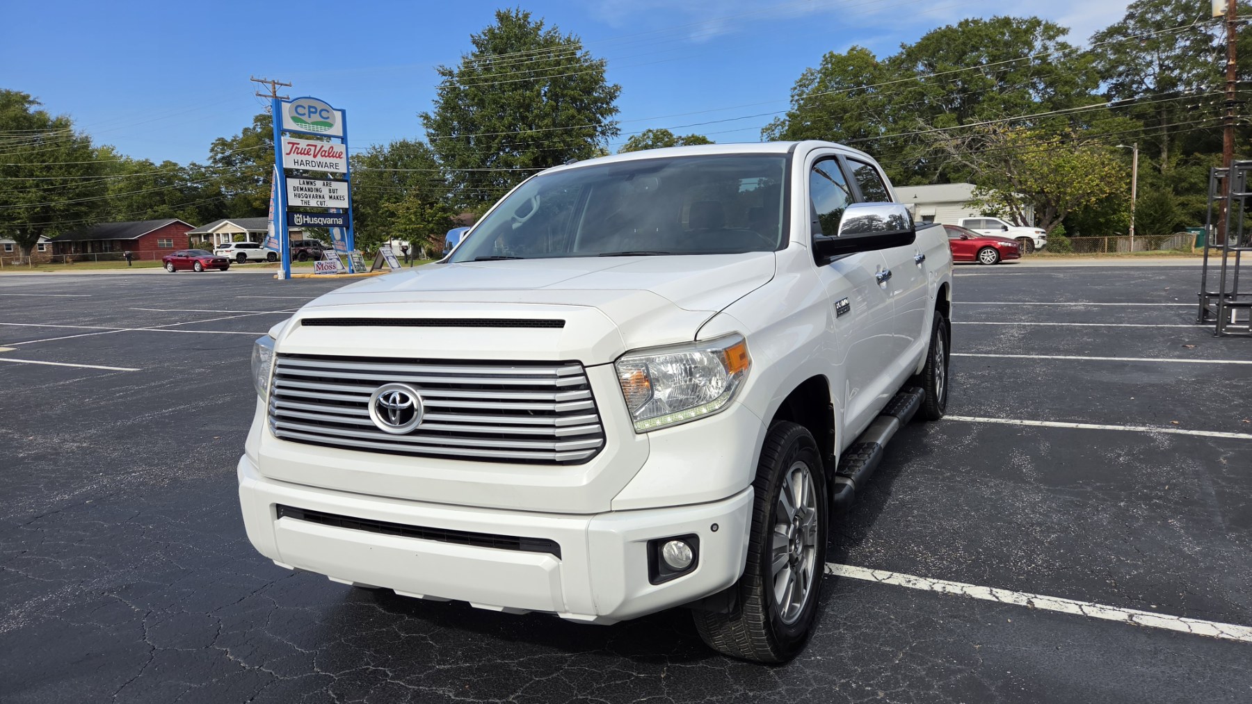 Used 2017 Toyota Tundra 4x4 CrewMax image 1
