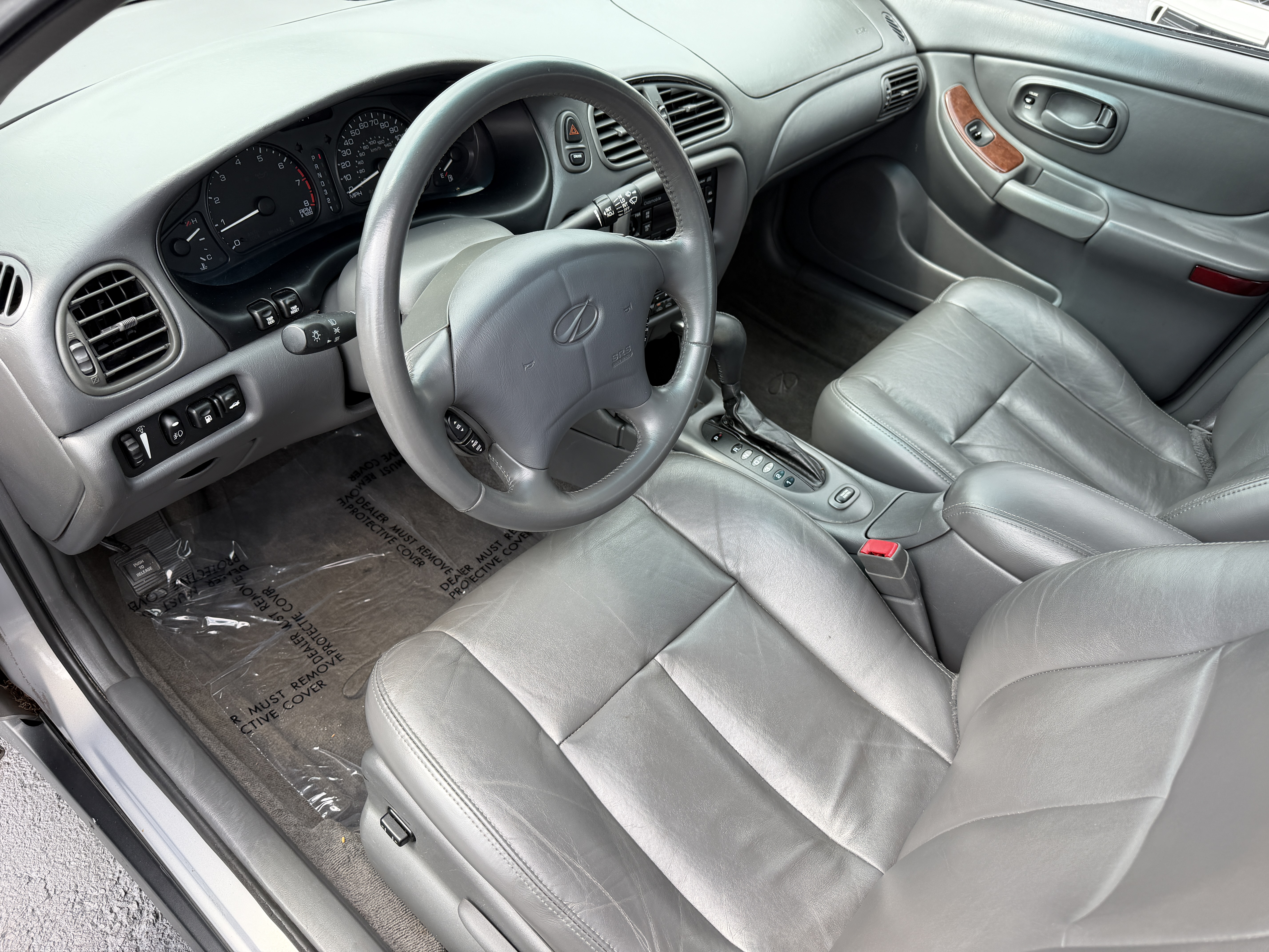 Used 2000 Oldsmobile Intrigue GL FWD image 5
