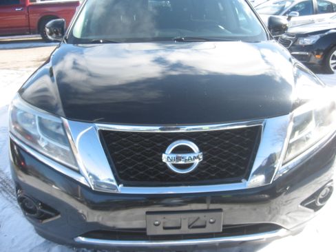 Used 2013 Nissan Pathfinder S image 2