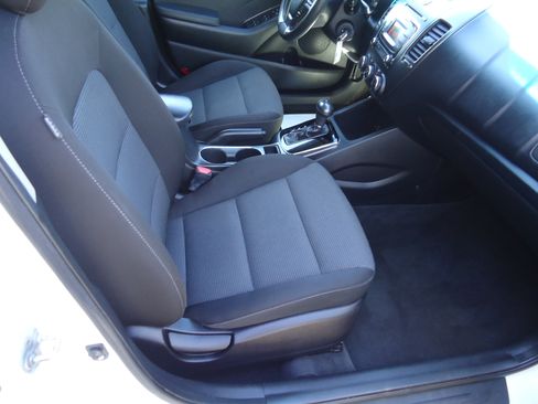 Used 2018 Kia Forte LX Sedan FWD image 9