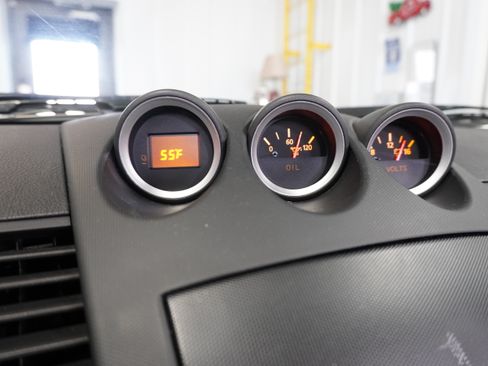 Used 2004 Nissan 350Z Touring image 17