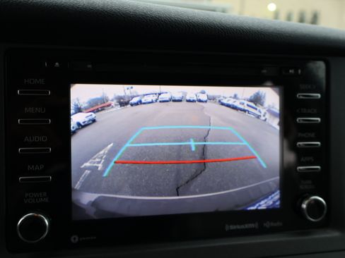 Used 2020 Toyota Sienna LE image 27