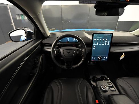 Used 2022 Ford Mustang Mach-E Premium image 26