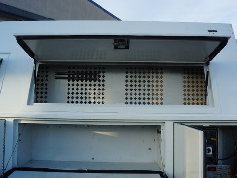 Used 2016 Mercedes-Benz Sprinter 3500 image 37