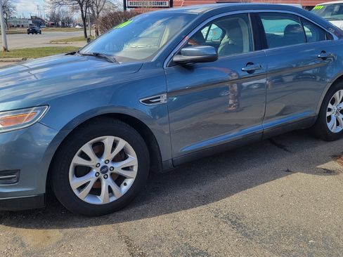 Used 2010 Ford Taurus SEL image 4