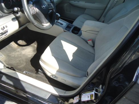 Used 2014 Subaru Legacy 2.5i Premium image 9