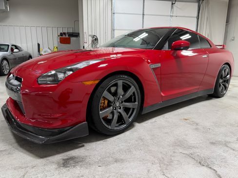 Used 2010 Nissan GT-R Premium AWD/4WD image 10
